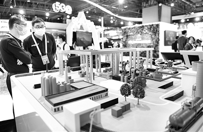 11月26日，2020世界5G大会在广州开幕。这是大会上展出的5G智慧工厂模型。 新华社记者 邓华 摄