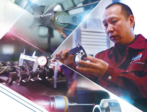 十九大新闻中心举行“教育综合改革”集体采访