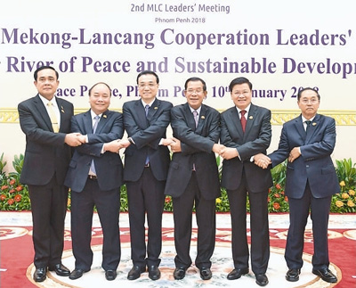 当地时间1月10日下午,国务院总理李克强在金边和平大厦出席澜沧江—湄公河合作第二次领导人会议。 新华社记者 张 铎摄