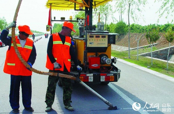 农村公路路面养护作业