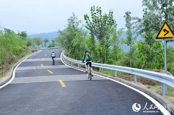 乡村公路+旅游产业