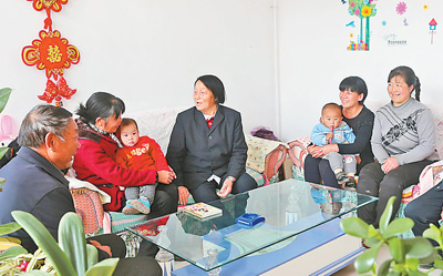 申纪兰:人民代表就要代表人民