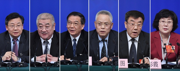 记者会现场。