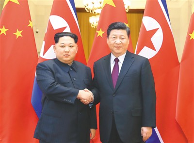 3月25日至28日,应中共中央总书记、国家主席习近平邀请,朝鲜劳动党委员长、国务委员会委员长金正恩对我国进行非正式访问。访问期间,习近平同金正恩举行会谈。会谈前,习近平在人民大会堂北大厅为金正恩举行欢迎仪式。 新华社记者 鞠 鹏摄