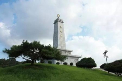 金正恩为中国艺术团举行晚宴并再次会见艺术团团长