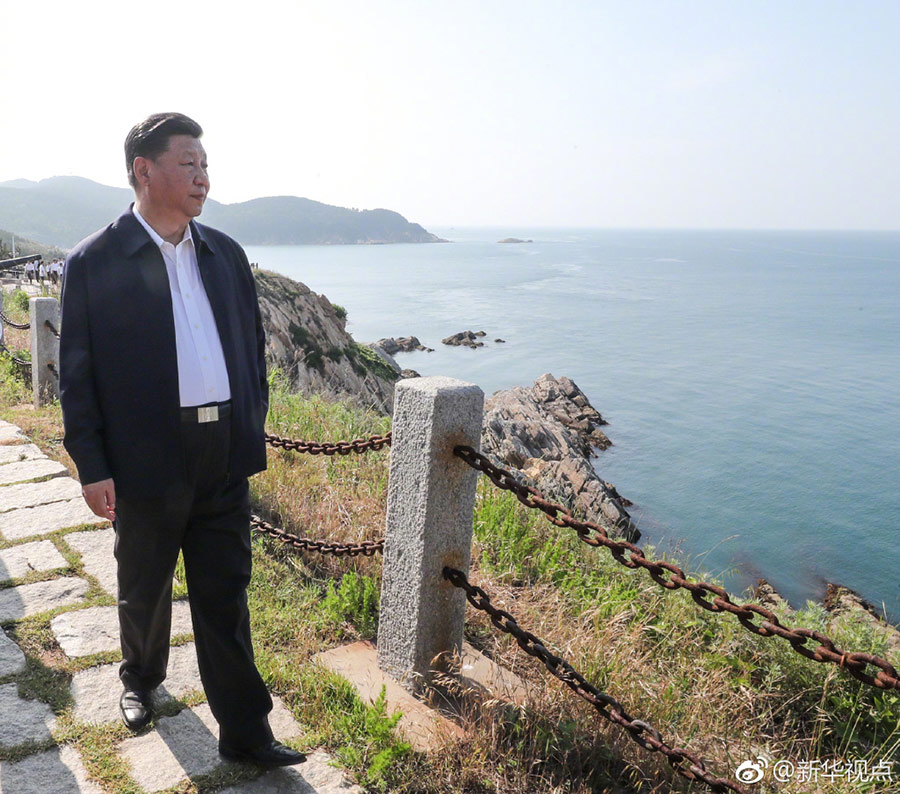 习近平走进社区食堂问民生