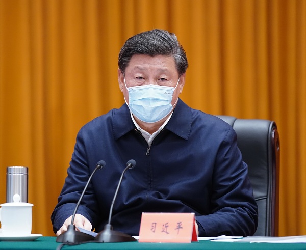 这是实地考察结束后,习近平主持召开会议,听取中央指导组、湖北省委和省政府关于疫情防控工作汇报,并发表重要讲话。 新华社记者 鞠鹏 摄