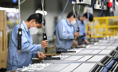 李克强主持召开中央应对新冠肺炎疫情工作领导小组会议 部署外防输入内防反弹积极有序推进复工复产 王沪宁出席