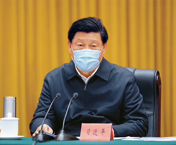 2020年3月10日,中共中央总书记、国家主席、中央军委主席习近平专门赴湖北省武汉市考察新冠肺炎疫情防控工作。这是实地考察结束后,习近平主持召开会议,听取中央指导组、湖北省委和省政府关于疫情防控工作汇报,并发表重要讲话。 新华社记者 鞠鹏/摄