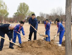 习近平在参加首都义务植树活动时强调 发扬中华民族爱树植树护树好传统 推动国土绿化不断取得实实在在的成效