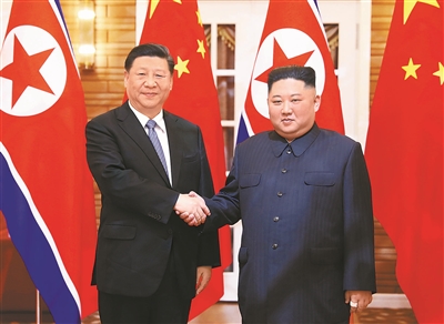 6月20日,中共中央总书记、国家主席习近平在平壤锦绣山迎宾馆同朝鲜劳动党委员长、国务委员会委员长金正恩会谈。 新华社记者 鞠鹏 摄