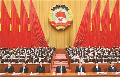 5月21日,中国人民政治协商会议第十三届全国委员会第三次会议在北京人民大会堂开幕。这是习近平、李克强、栗战书、王沪宁、赵乐际、韩正、王岐山在主席台就座。 新华社记者 李学仁 摄