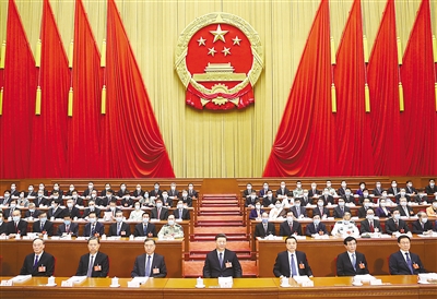 5月22日,第十三届全国人民代表大会第三次会议在北京人民大会堂开幕。党和国家领导人习近平、李克强、汪洋、王沪宁、赵乐际、韩正、王岐山等出席,栗战书主持大会。 新华社记者 鞠鹏 摄