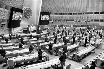2020年12月4日,联合国大会新冠疫情特别会议开幕,这是联合国大会首次就大流行病召开的特别会议。古特雷斯在致辞中敦促各国团结一致、相互支持、协调行动,以抗击疫情。新华社 发