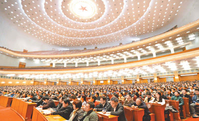 党的十八届六中全会明确习近平同志为党中央的核心,全党的核心,反映了全党的共同意志,反映了全党全军全国各族人民的共同心愿