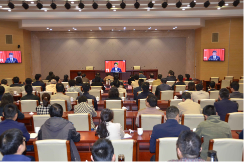各地纪检干部认真收看十九大开幕会