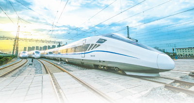 7月9日,宝兰高铁开通后的首趟西安北至兰州西D2651次动车组列车,从“古丝绸之路第一桥”遗址开出。