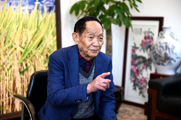 “知识、汗水、灵感、机遇,四个因素是实现梦想的秘诀,缺一不可。”