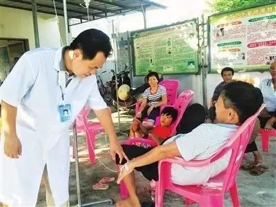 医生到乡下 看病去镇上（民生调查）