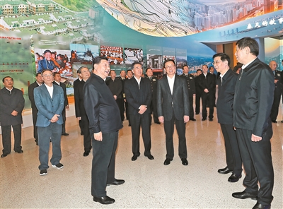 11月13日,党和国家领导人习近平、栗战书、汪洋、王沪宁、赵乐际、韩正、王岐山等在国家博物馆参观“伟大的变革——庆祝改革开放40周年大型展览”。 新华社记者 谢环驰 摄