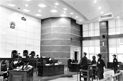 图为2019年12月23日,徐骋、徐娟受贿案在浙江省衢州市衢江区人民法院公开开庭审理。林清华 摄
