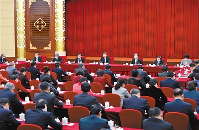 3月6日,中共中央总书记、国家主席、中央军委主席习近平看望参加全国政协十三届四次会议的医药卫生界、教育界委员,并参加联组会,听取意见和建议。中共中央政治局常委、全国政协主席汪洋参加看望和讨论。 新华社记者 王晔 摄