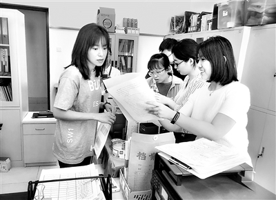 9月3日,天津市纪委监委驻天津音乐学院纪检监察组对驻在单位落实《中国共产党普通高等学校基层组织工作条例》相关情况进行监督检查。罗晶 摄