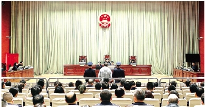 图为4月21日,兰州市中级人民法院开庭审理柳丰德受贿、行贿案。 (兰州市中级人民法院供图)