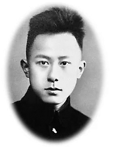 王传馥(1920年—1942年),出生于江苏苏州吴县甪直镇(今属苏州市吴中区)。1937年参加革命,同年底赴山西临汾八路军办事处学兵队学习。1939年3月加入中国共产党。