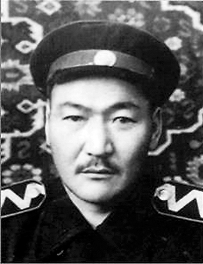 达列力汗·苏古尔巴也夫像(资料图片)新华社发