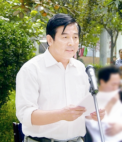 村“两委”的“特殊待遇”