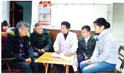他还要给乡亲们继续服务下去,这是一名医生的职责,也是一名党员的初心