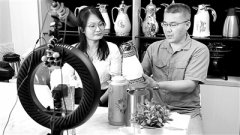 客从云中来 危中育新机