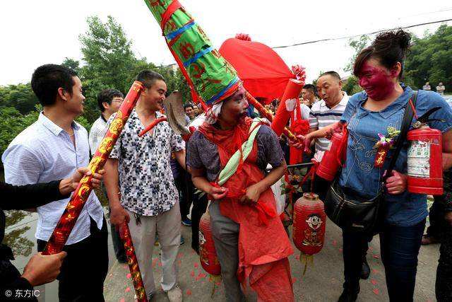 恶俗婚闹