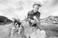 铺就美丽乡村路