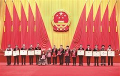 致敬!新时代脱贫攻坚英模